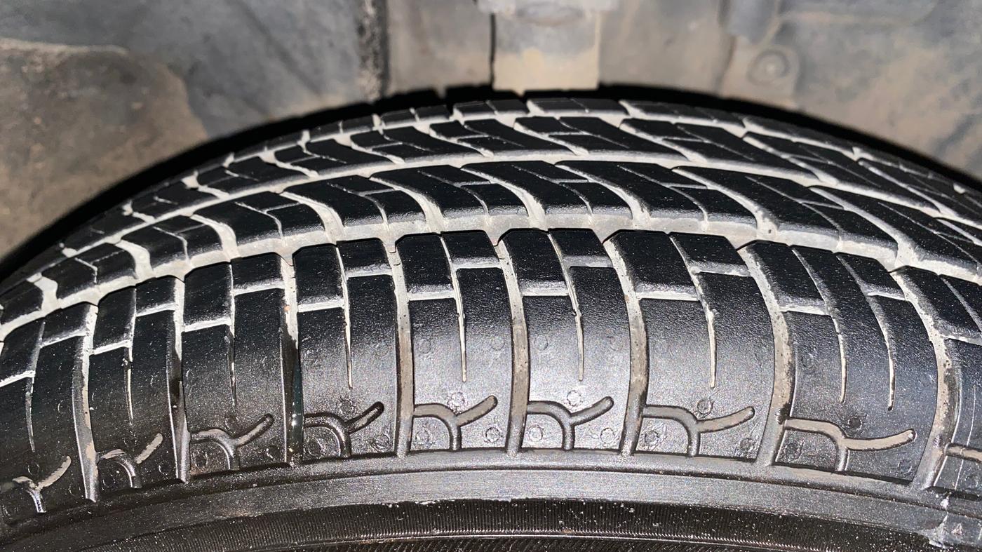 2016 Renault Kwid RXL, Petrol, Manual, 44,103 km, Right Front Tyre Tread