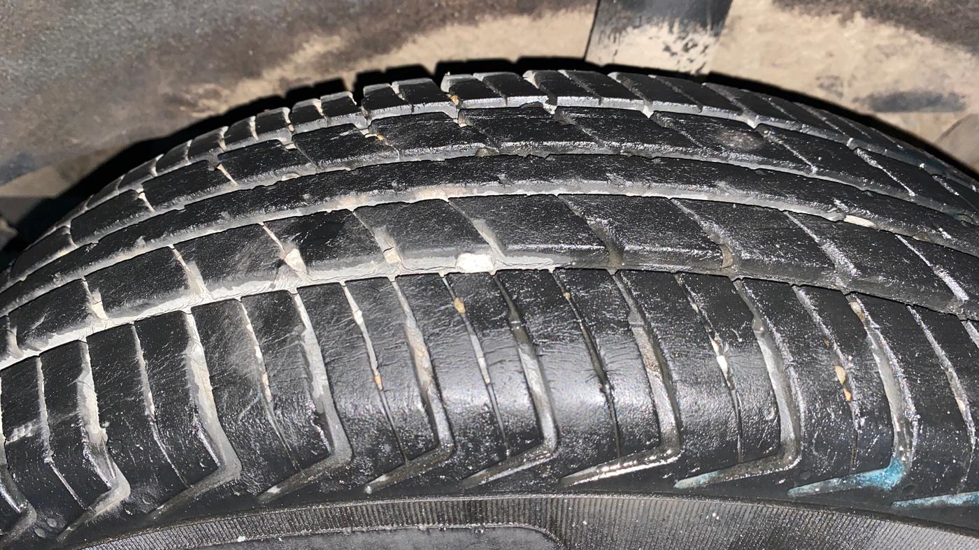 2016 Renault Kwid RXL, Petrol, Manual, 44,103 km, Left Rear Tyre Tread