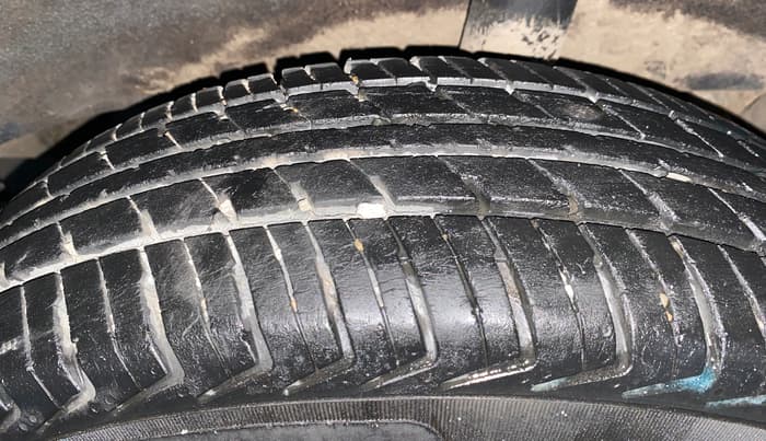 2016 Renault Kwid RXL, Petrol, Manual, 44,103 km, Left Rear Tyre Tread
