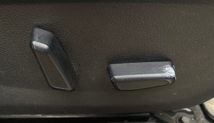 2023 KIA SELTOS HTX PLUS 1.5 IMT DIESEL, Diesel, Manual, 8,145 km, Driver Side Adjustment Panel