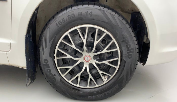 2011 Maruti Swift VXI, Petrol, Manual, 82,574 km, Right Front Wheel