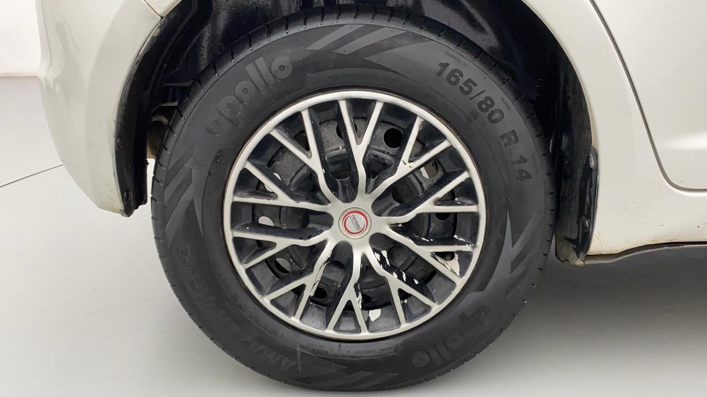2011 Maruti Swift VXI, Petrol, Manual, 82,574 km, Right Rear Wheel