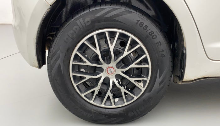 2011 Maruti Swift VXI, Petrol, Manual, 82,574 km, Right Rear Wheel