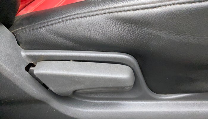 2011 Maruti Swift VXI, Petrol, Manual, 82,574 km, Driver Side Adjustment Panel
