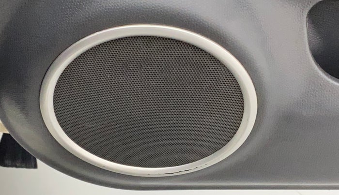 2011 Maruti Swift VXI, Petrol, Manual, 82,574 km, Infotainment system - Front speakers missing / not working