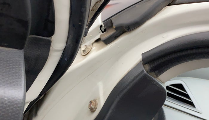 2011 Maruti Swift VXI, Petrol, Manual, 82,574 km, Left A pillar - Slight discoloration