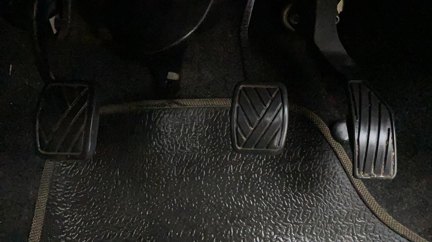 2011 Maruti Swift VXI, Petrol, Manual, 82,574 km, Pedals