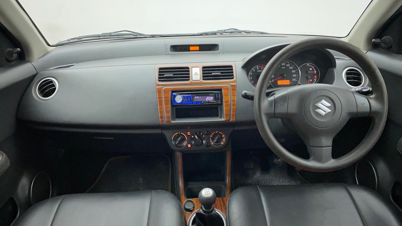 2011 Maruti Swift VXI, Petrol, Manual, 82,574 km, Dashboard