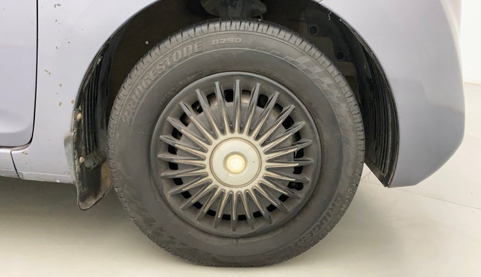 2011 Hyundai Eon ERA, Petrol, Manual, 66,491 km, Right Front Wheel
