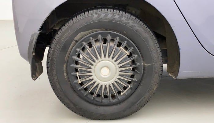 2011 Hyundai Eon ERA, Petrol, Manual, 66,491 km, Right Rear Wheel