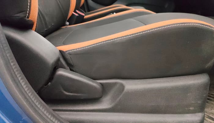 2022 Renault Kwid CLIMBER 1.0 AMT (O), Petrol, Automatic, 23,289 km, Driver Side Adjustment Panel