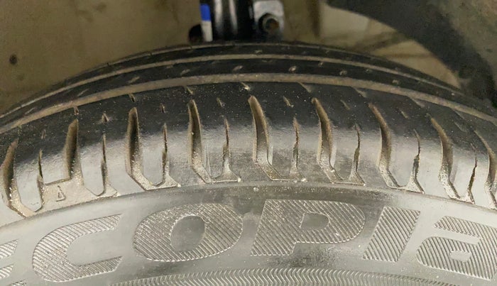 2017 Maruti Dzire VXI, Petrol, Manual, 96,392 km, Right Front Tyre Tread