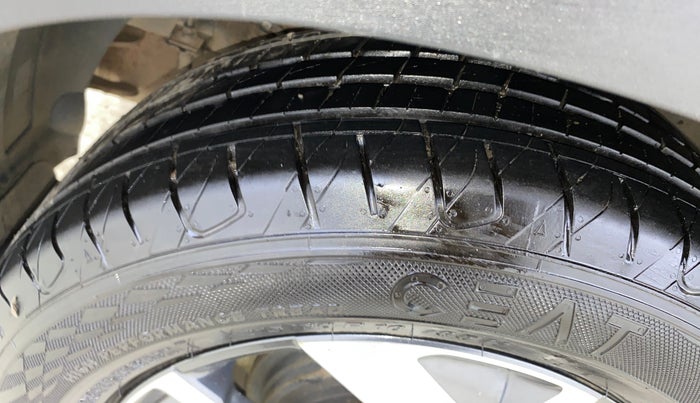 2021 KIA SONET HTX ANNIVERSARY EDITION 1.5, Diesel, Manual, 81,003 km, Right Rear Tyre Tread