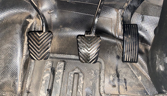 2021 KIA SONET HTX ANNIVERSARY EDITION 1.5, Diesel, Manual, 81,003 km, Pedals