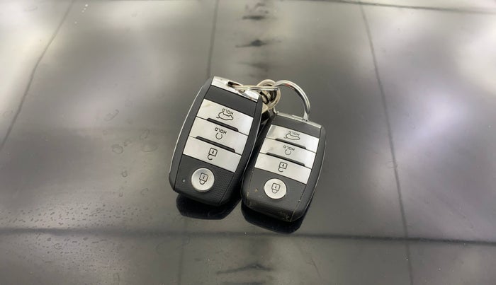 2021 KIA SONET HTX ANNIVERSARY EDITION 1.5, Diesel, Manual, 81,003 km, Key Close Up