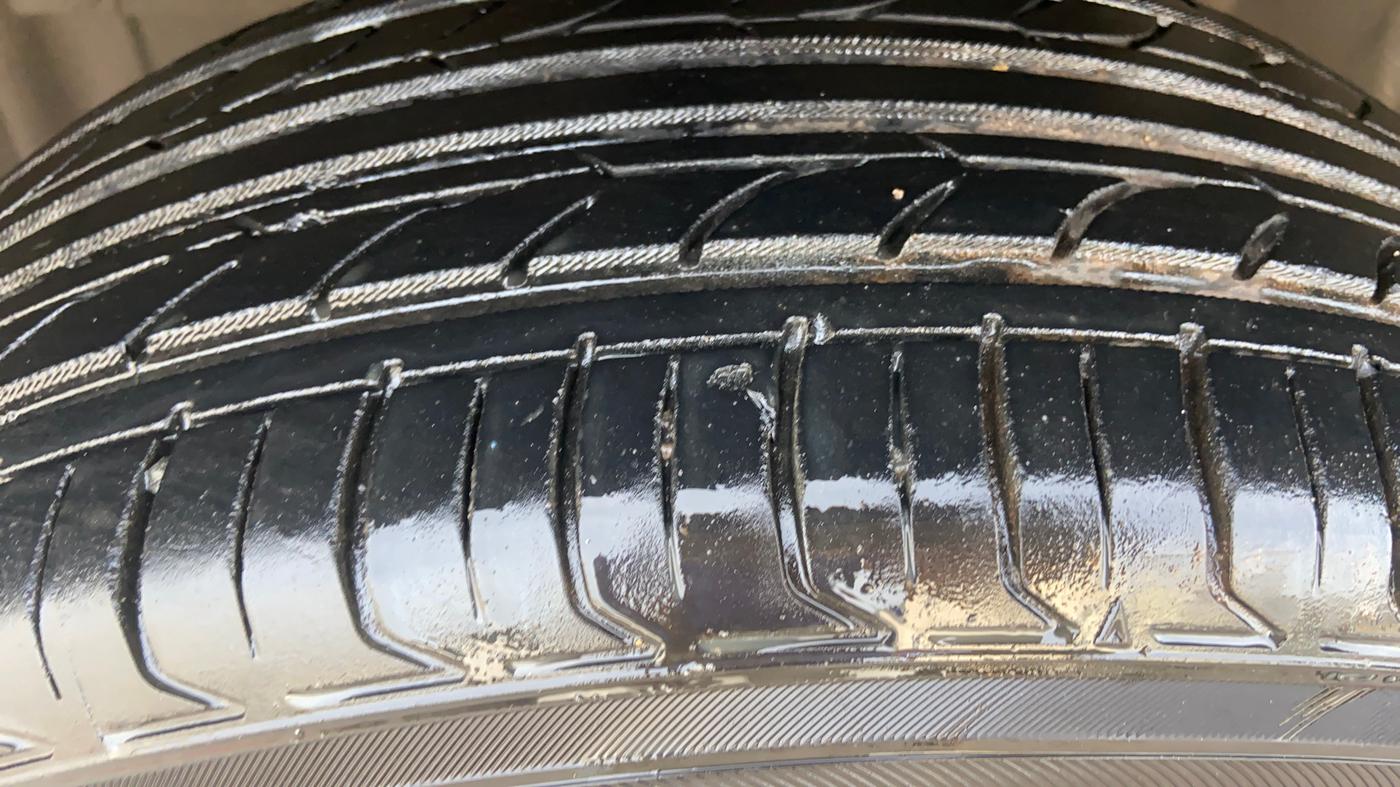 2023 Maruti Grand Vitara ALPHA PLUS HYBRID ECVT, Hybrid, Automatic, 1,15,201 km, Left Front Tyre Tread
