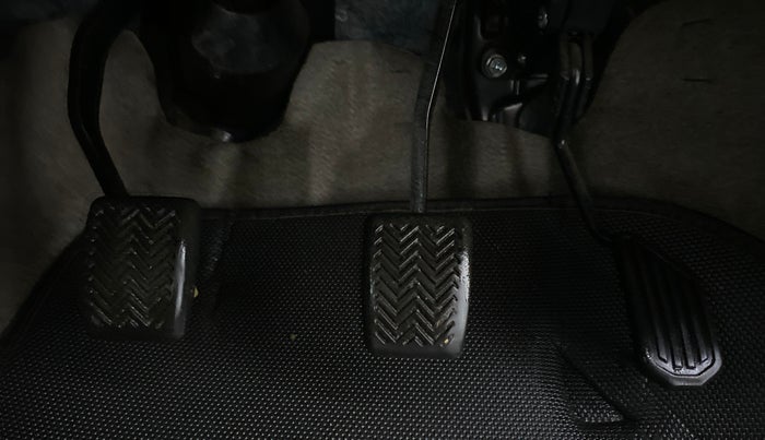 2014 Toyota Etios V SP, Petrol, Manual, 34,364 km, Pedals