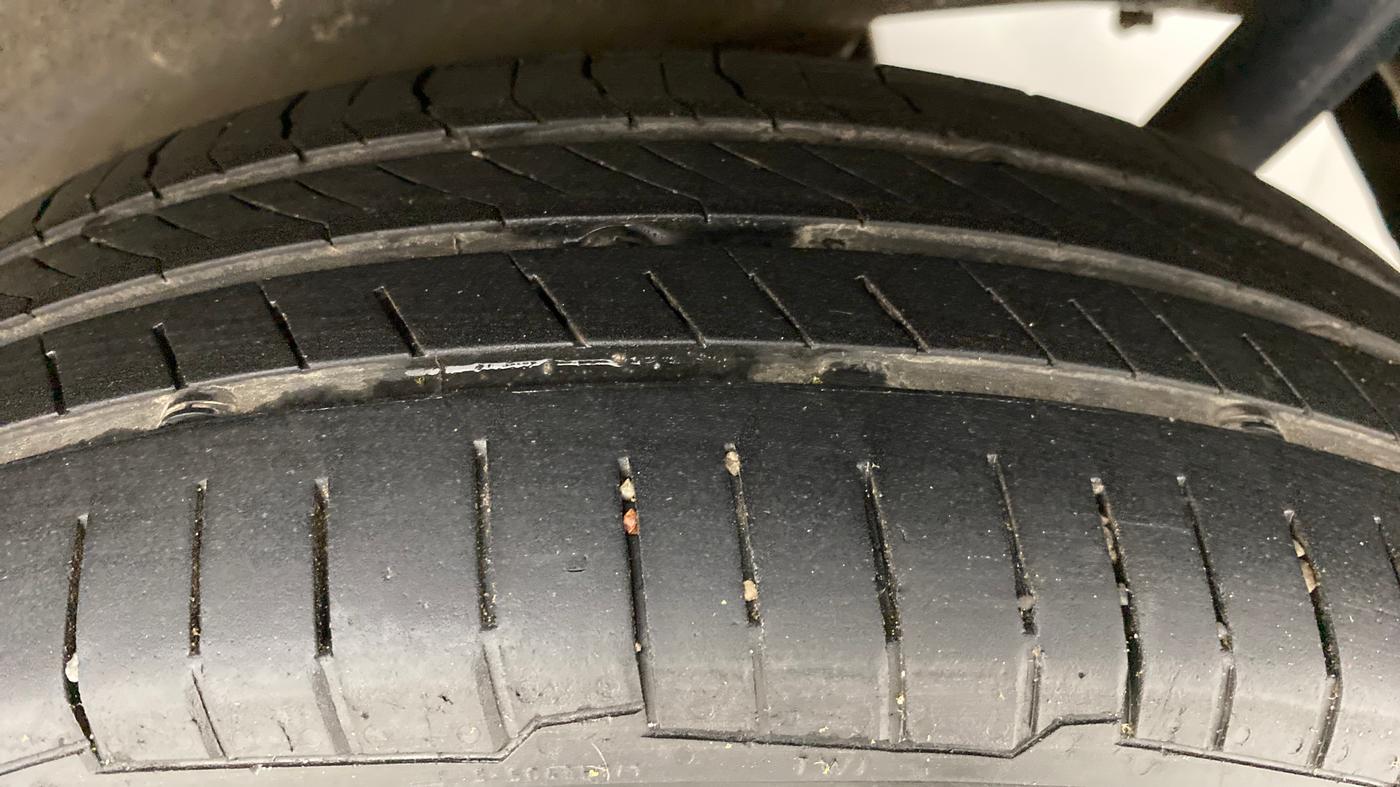 2012 Maruti Wagon R 1.0 VXI, Petrol, Manual, 56,373 km, Left Rear Tyre Tread