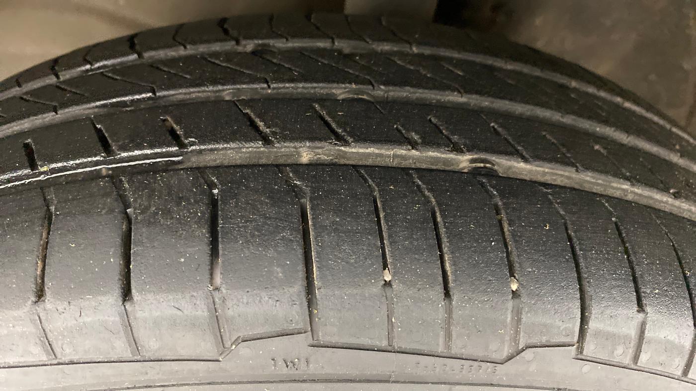2012 Maruti Wagon R 1.0 VXI, Petrol, Manual, 56,373 km, Left Front Tyre Tread