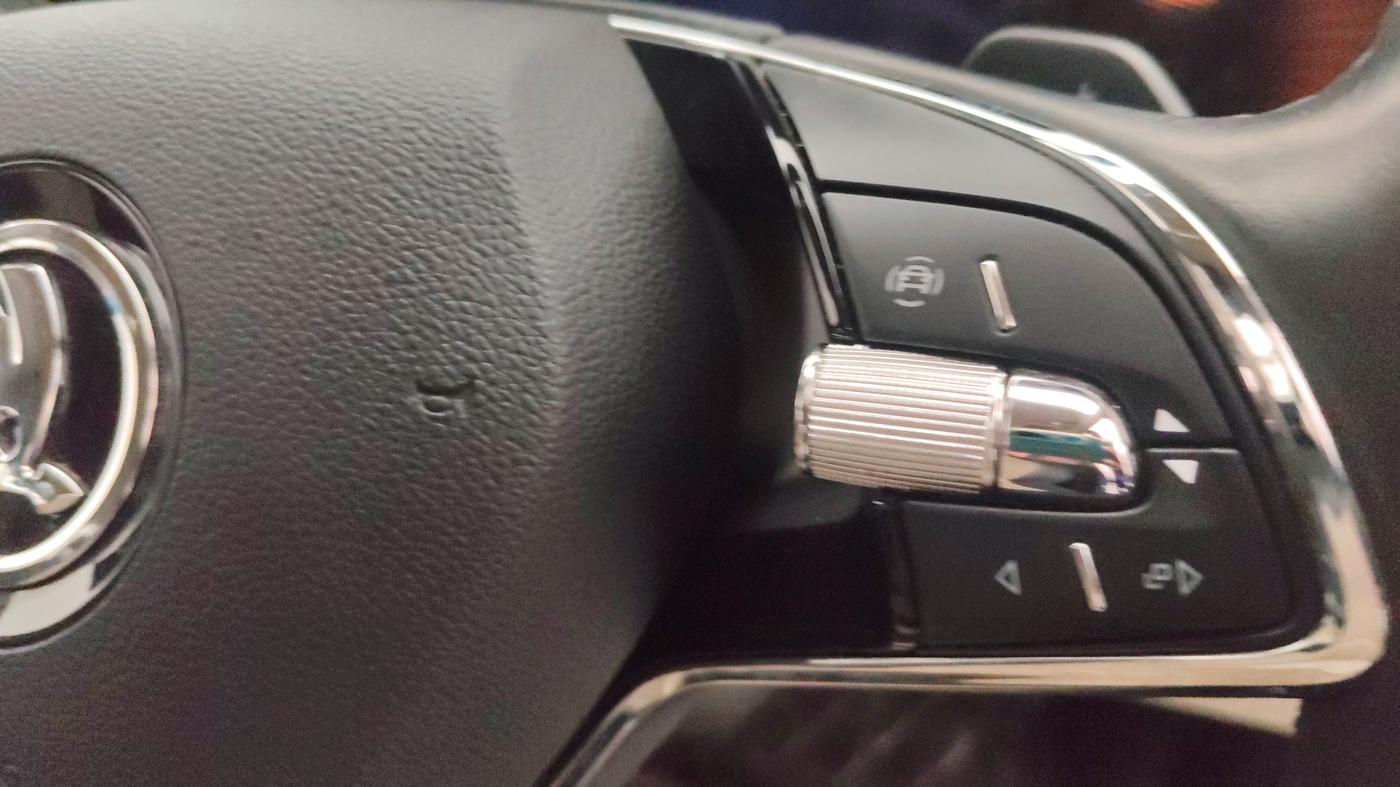 2023 Skoda SLAVIA STYLE 1.0L TSI AT, Petrol, Automatic, 27,545 km, Adaptive Cruise Control