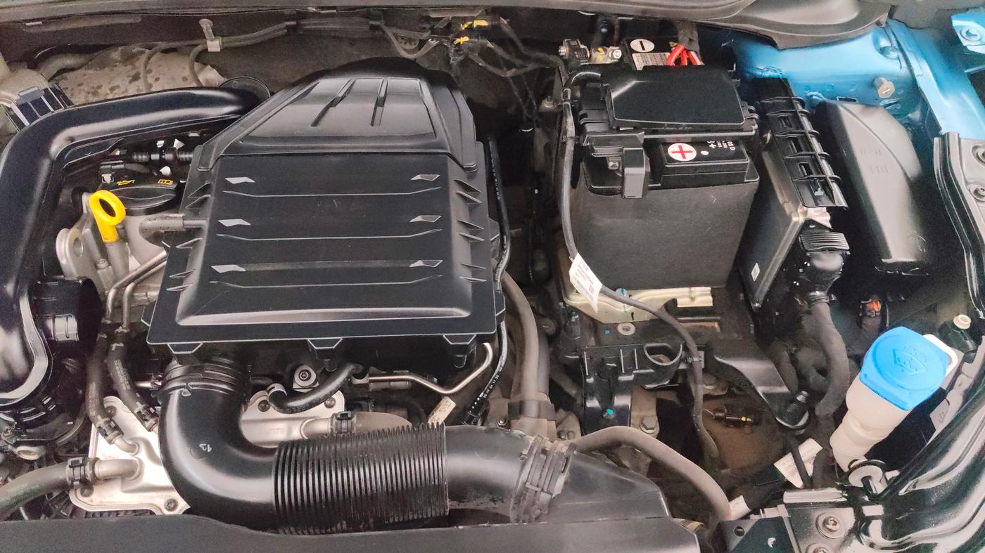 2023 Skoda SLAVIA STYLE 1.0L TSI AT, Petrol, Automatic, 27,545 km, Engine View - Left
