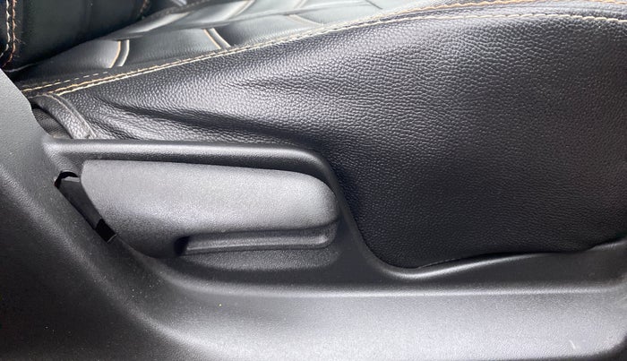 2016 Maruti Swift VXI OPT, Petrol, Manual, 44,695 km, Driver Side Adjustment Panel