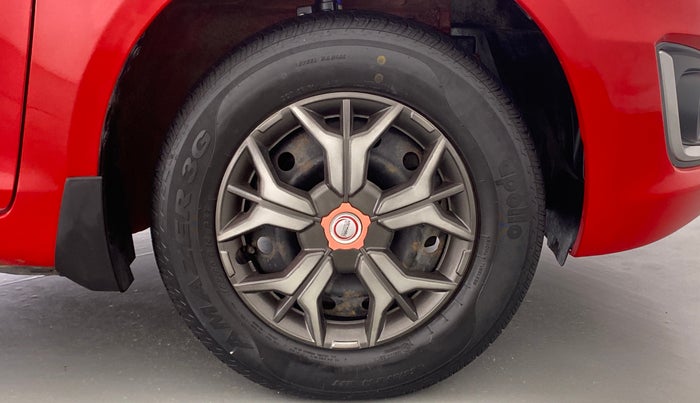 2016 Maruti Swift VXI OPT, Petrol, Manual, 44,695 km, Right Front Wheel