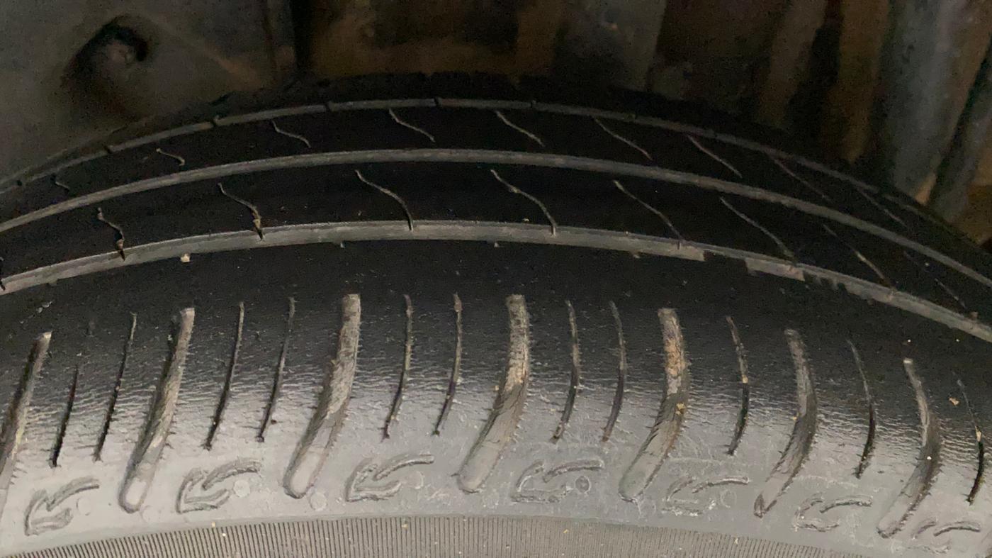 2018 Tata Tiago XZA PETROL, Petrol, Automatic, 28,198 km, Left Rear Tyre Tread
