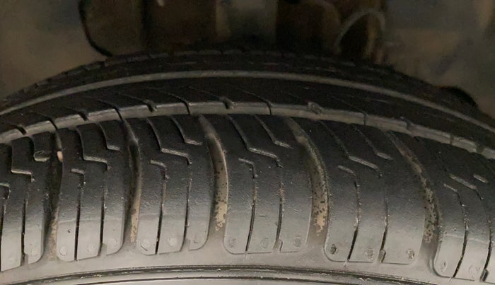 2018 Tata Tiago XZA PETROL, Petrol, Automatic, 28,198 km, Right Front Tyre Tread