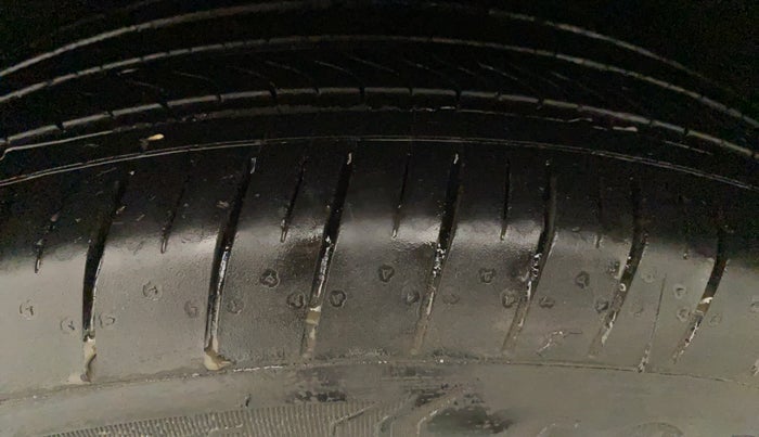 2015 Ford Ecosport TITANIUM 1.5L PETROL AT, Petrol, Automatic, 43,187 km, Left Rear Tyre Tread
