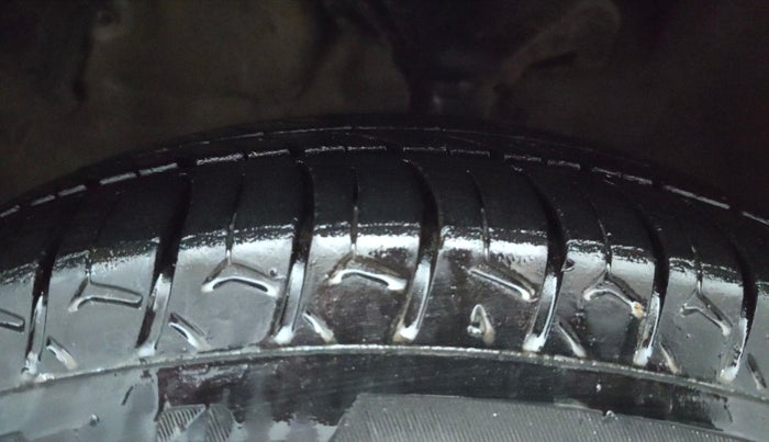 2017 Maruti Celerio ZXI AMT (O), Petrol, Automatic, 1,08,014 km, Left Front Tyre Tread
