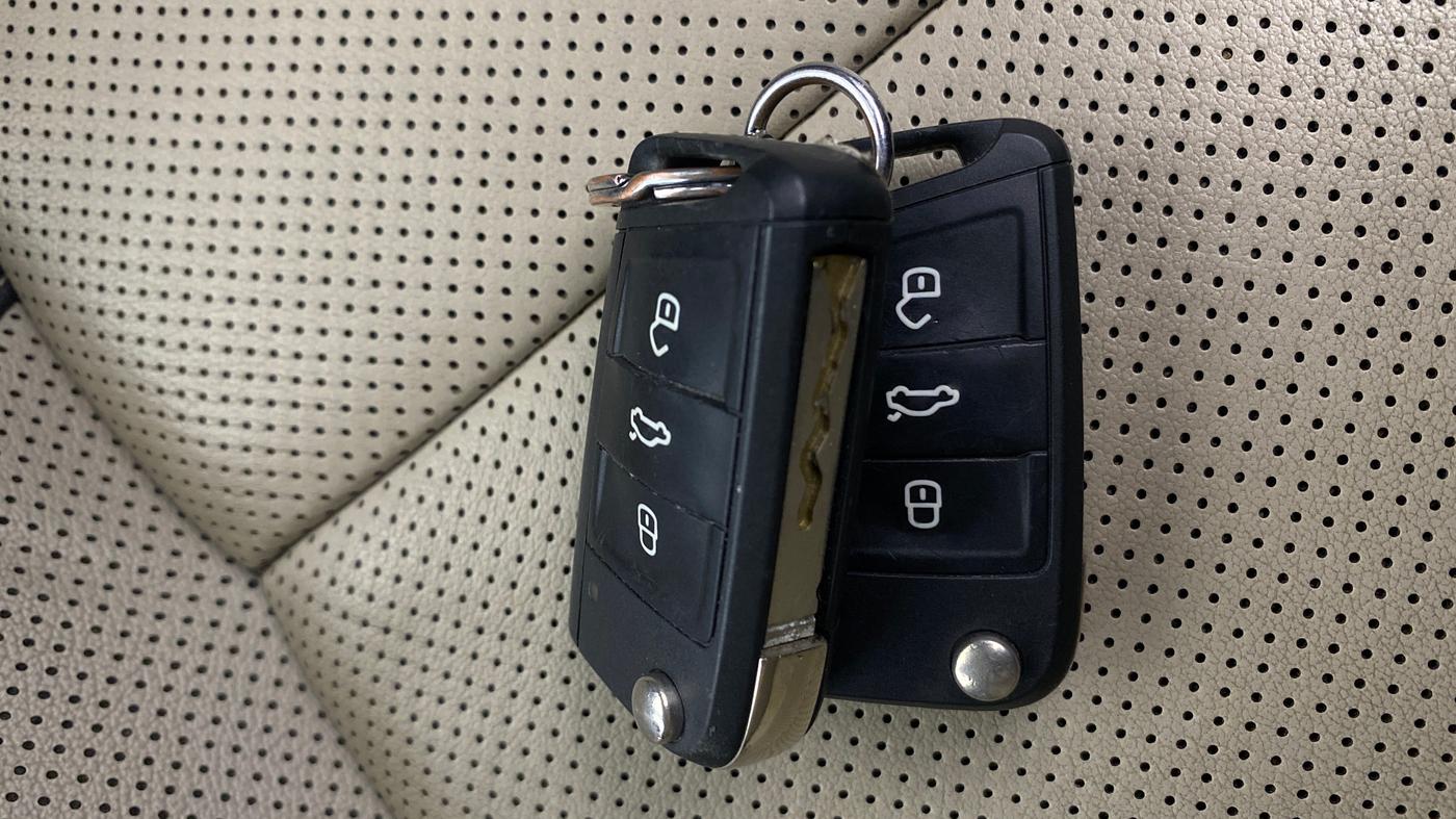 2022 Skoda SLAVIA STYLE 1.0L TSI AT, Petrol, Automatic, 34,915 km, Key Close Up