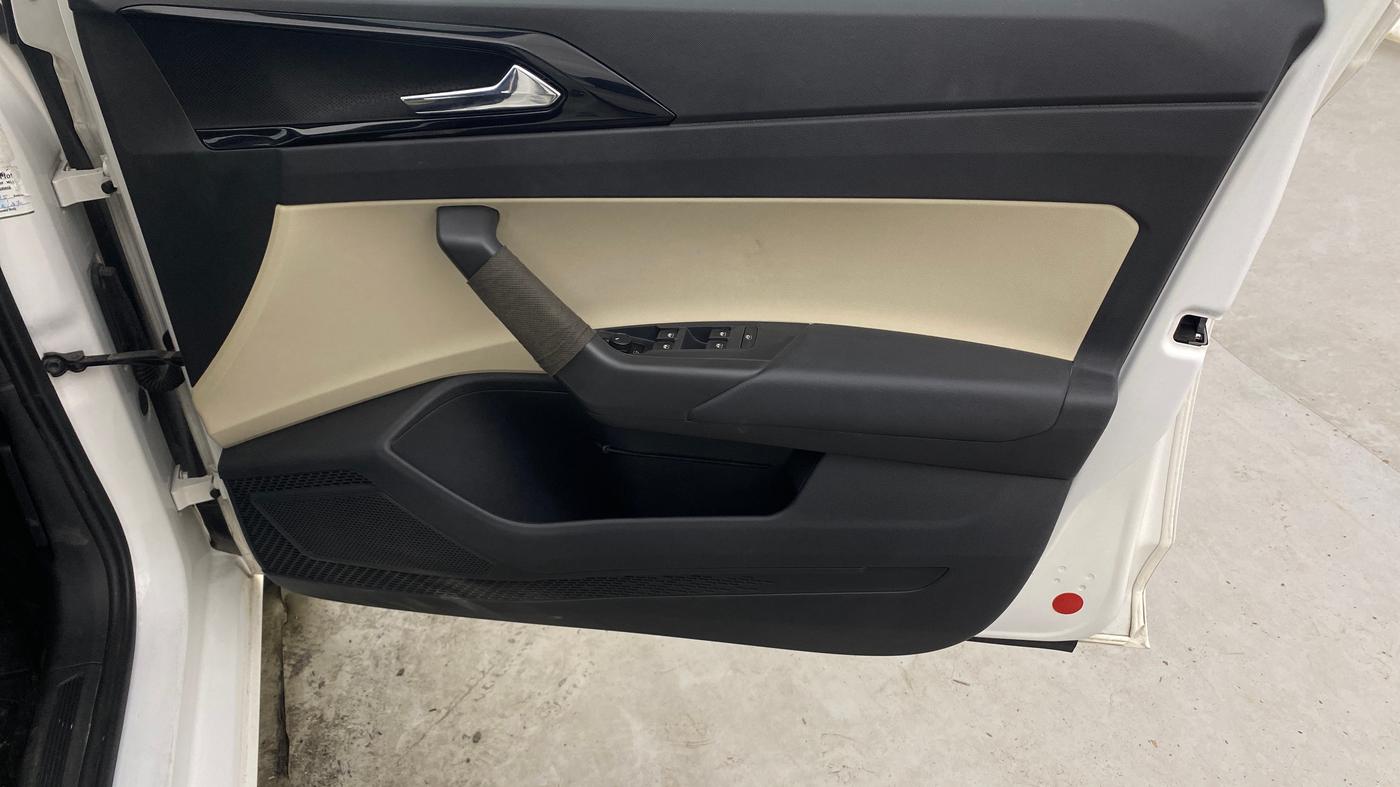 2022 Skoda SLAVIA STYLE 1.0L TSI AT, Petrol, Automatic, 34,915 km, Driver Side Door Panels Control