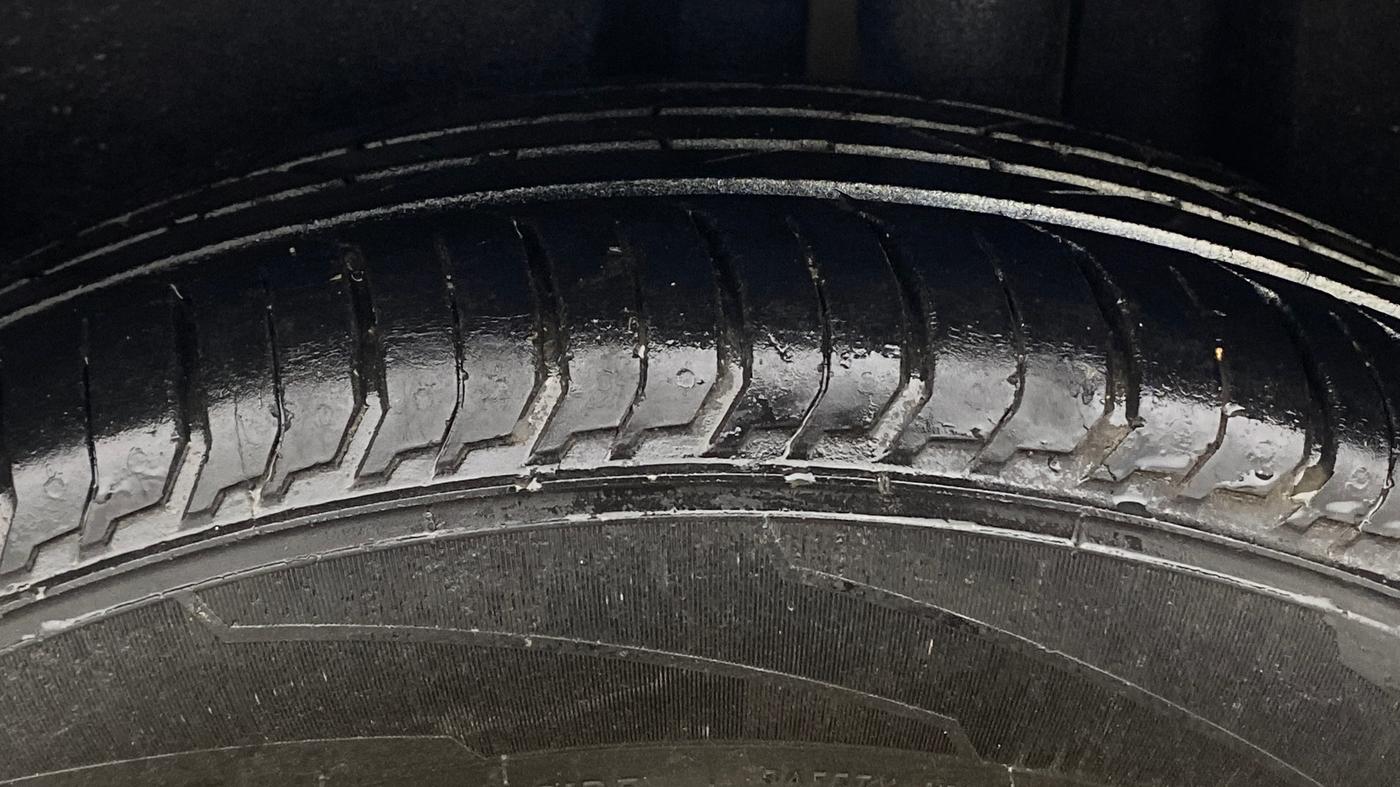 2022 Skoda SLAVIA STYLE 1.0L TSI AT, Petrol, Automatic, 34,915 km, Left Rear Tyre Tread