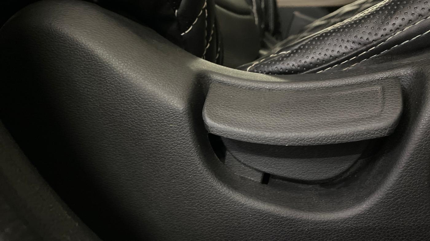 2021 Hyundai Verna SX (O) 1.5 CRDI AT, Diesel, Automatic, 1,08,132 km, Driver Side Adjustment Panel