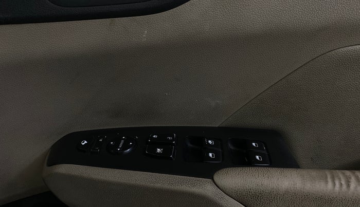 2021 Hyundai Verna SX (O) 1.5 CRDI AT, Diesel, Automatic, 1,08,132 km, Driver Side Door Panels Control