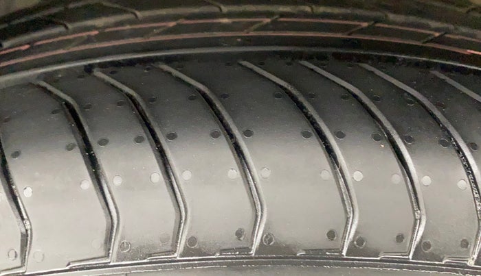 2022 Nissan Kicks XV 1.5, Petrol, Manual, 53,470 km, Right Front Tyre Tread