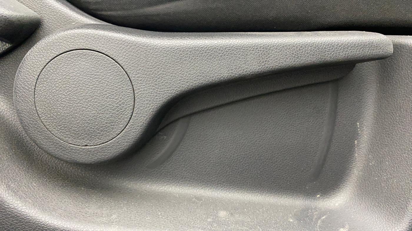 2022 Nissan Kicks XV 1.5, Petrol, Manual, 53,470 km, Driver Side Adjustment Panel