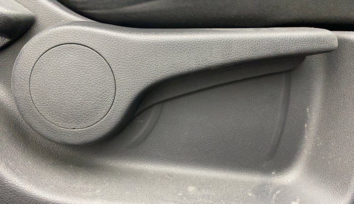 2022 Nissan Kicks XV 1.5, Petrol, Manual, 53,470 km, Driver Side Adjustment Panel