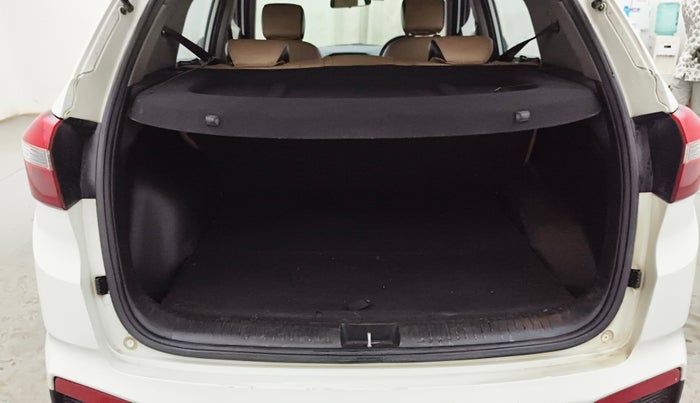 2017 Hyundai Creta SX PLUS 1.6 PETROL, Petrol, Manual, 77,726 km, Boot Inside