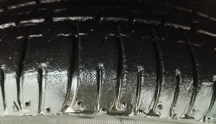 2017 Hyundai Creta SX PLUS 1.6 PETROL, Petrol, Manual, 77,726 km, Right Front Tyre Tread