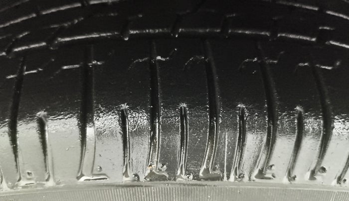 2017 Hyundai Creta SX PLUS 1.6 PETROL, Petrol, Manual, 77,726 km, Left Front Tyre Tread