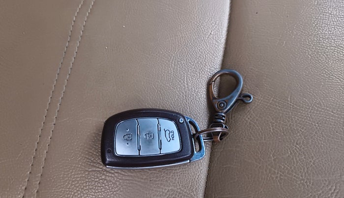 2017 Hyundai Creta SX PLUS 1.6 PETROL, Petrol, Manual, 77,726 km, Key Close Up