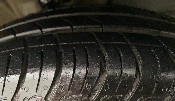 2023 Maruti New Wagon-R VXI 1.0 AMT, Petrol, Automatic, 12,666 km, Right Front Tyre Tread