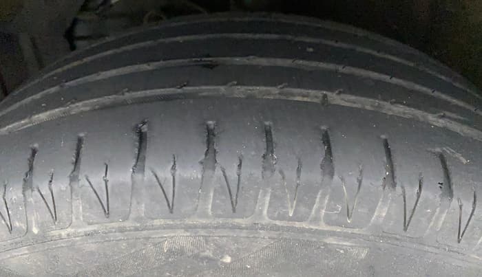 2018 Maruti Vitara Brezza ZDI PLUS AMT, Diesel, Automatic, 57,334 km, Left Front Tyre Tread