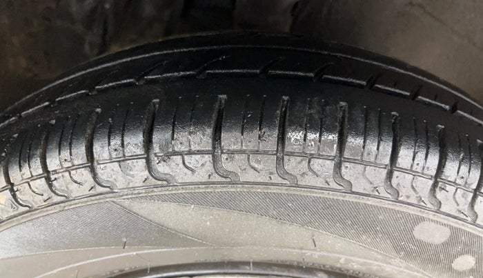 2019 Maruti Alto 800 LXI CNG, CNG, Manual, 69,359 km, Right Front Tyre Tread