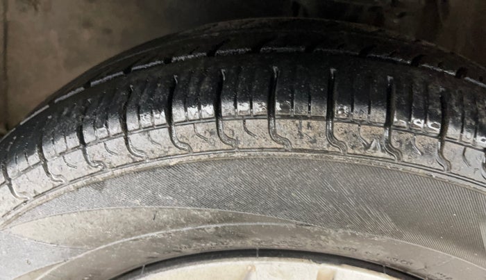 2019 Maruti Alto 800 LXI CNG, CNG, Manual, 69,359 km, Left Front Tyre Tread