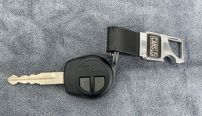 2021 Maruti Vitara Brezza LXI, Petrol, Manual, 40,228 km, Key Close Up