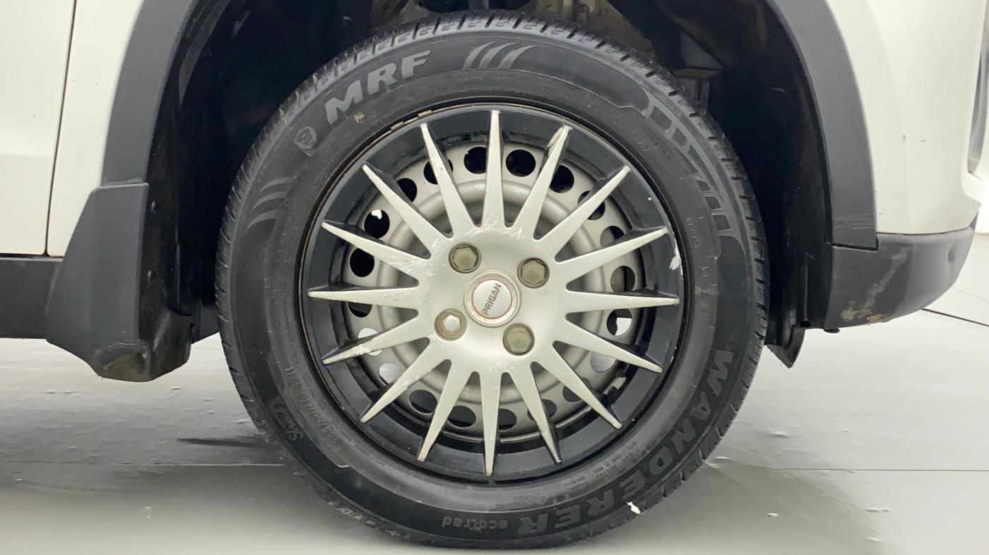 2021 Maruti Vitara Brezza LXI, Petrol, Manual, 40,228 km, Right Front Wheel