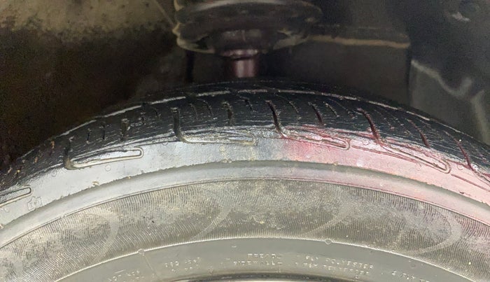 2013 Hyundai Grand i10 ASTA 1.2 KAPPA VTVT, Petrol, Manual, 1,03,079 km, Right Front Tyre Tread